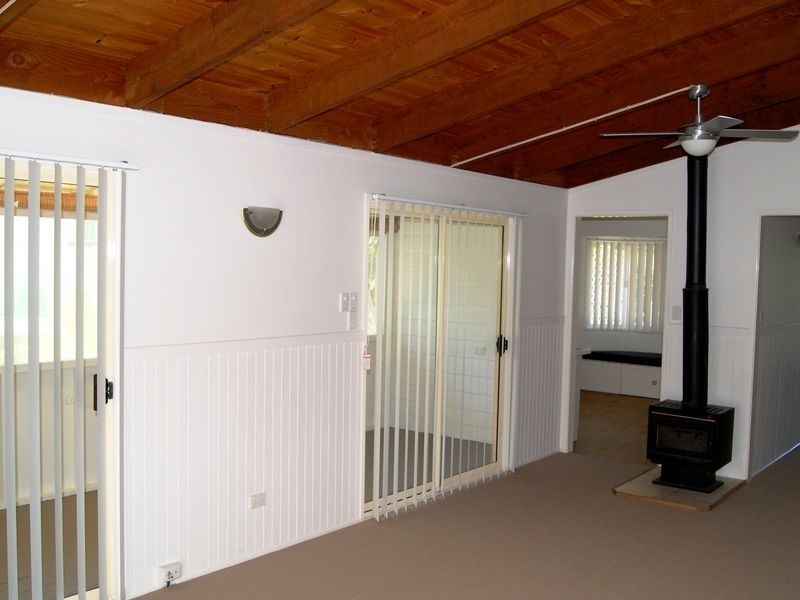 8 Orange Grove, Coochiemudlo Island QLD 4184