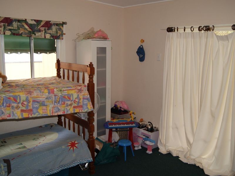 7 Ross, Coochiemudlo Island QLD 4184