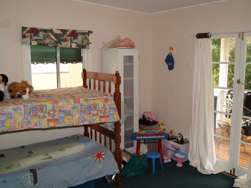 7 Ross, Coochiemudlo Island QLD 4184