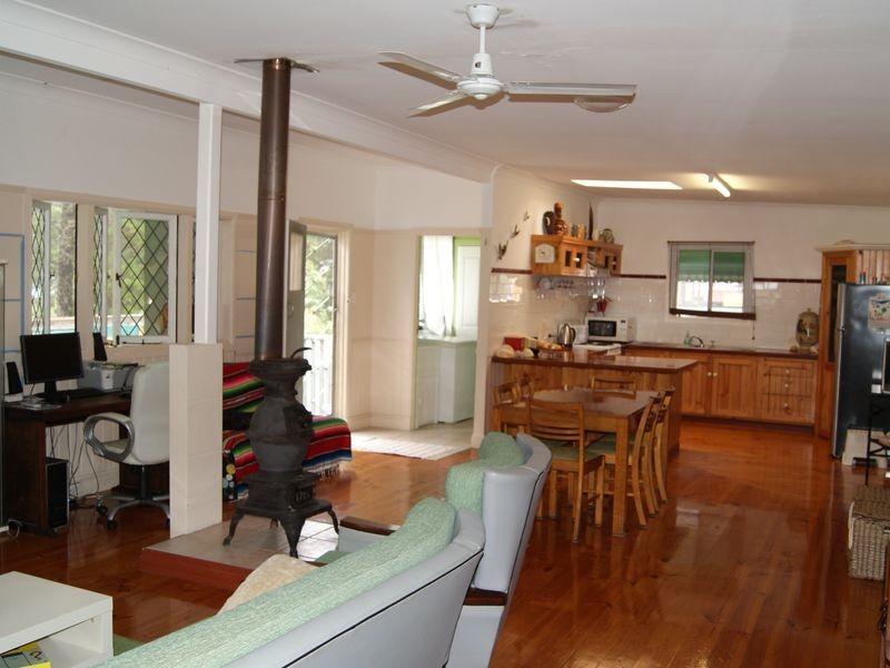 7 Ross, Coochiemudlo Island QLD 4184