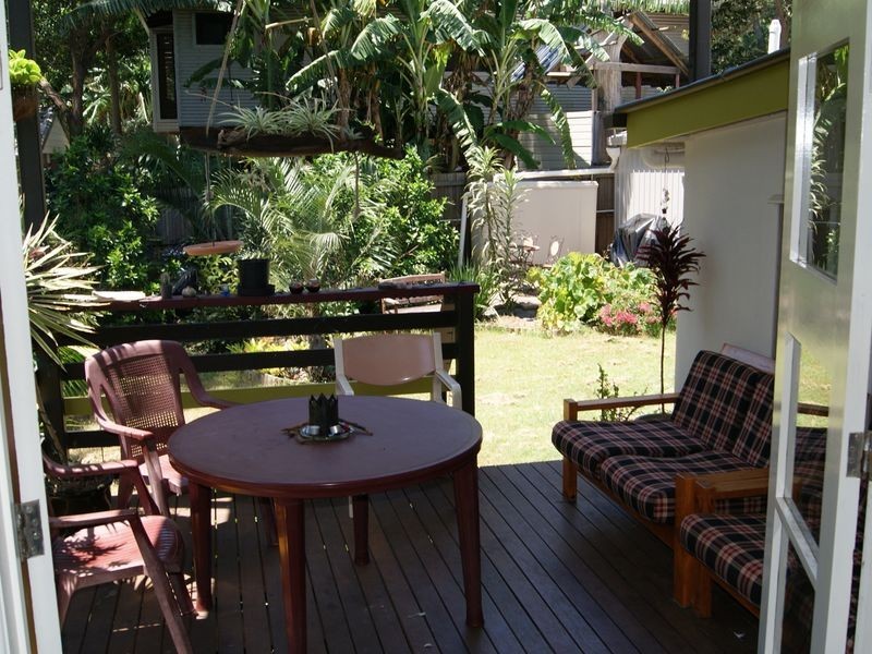 18 MERINDAH STREET, Coochiemudlo Island QLD 4184