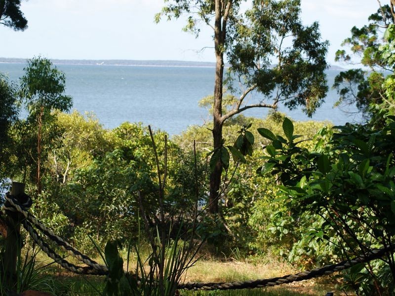 1 Flinders Street, Coochiemudlo Island QLD 4184