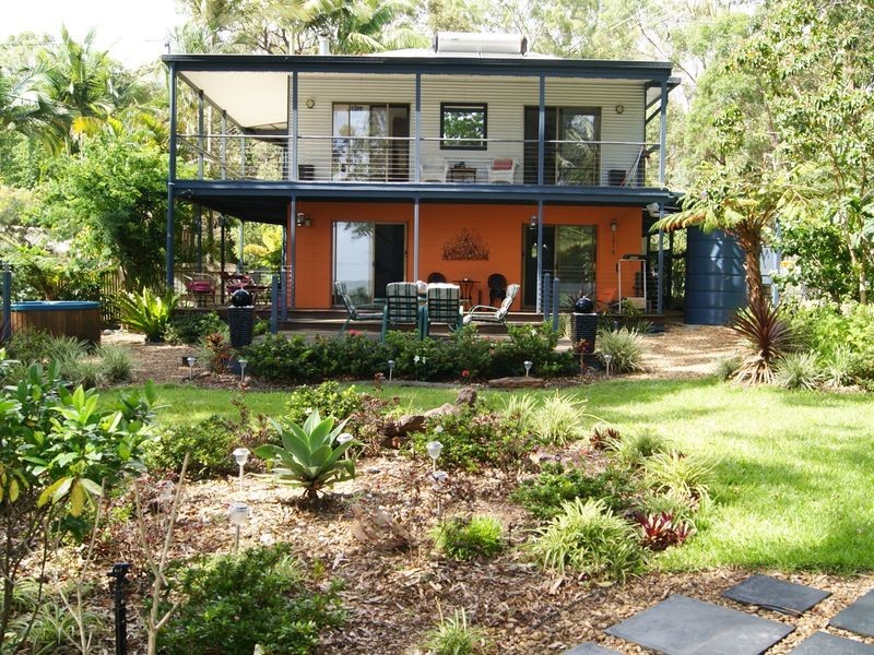 1 Flinders Street, Coochiemudlo Island QLD 4184