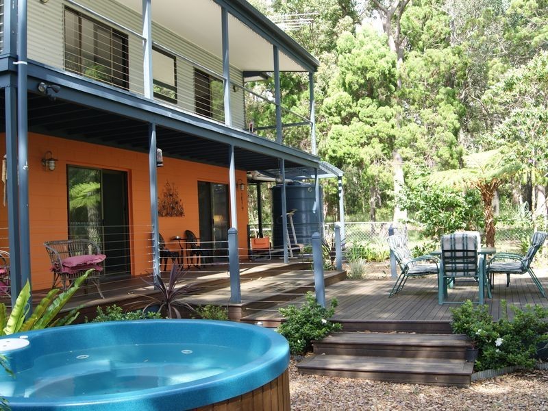 1 Flinders Street, Coochiemudlo Island QLD 4184