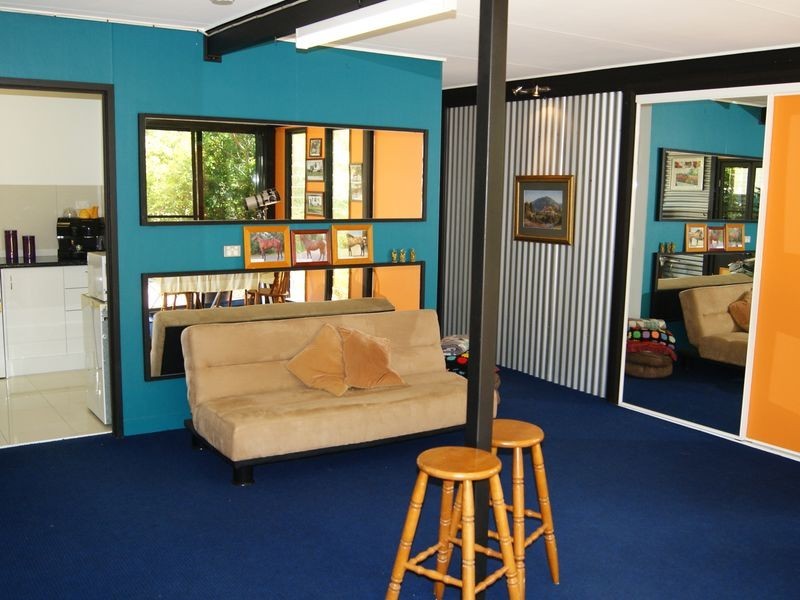 1 Flinders Street, Coochiemudlo Island QLD 4184