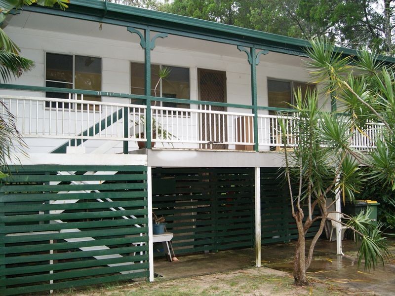 24 Victoria Parade, Coochiemudlo Island QLD 4184
