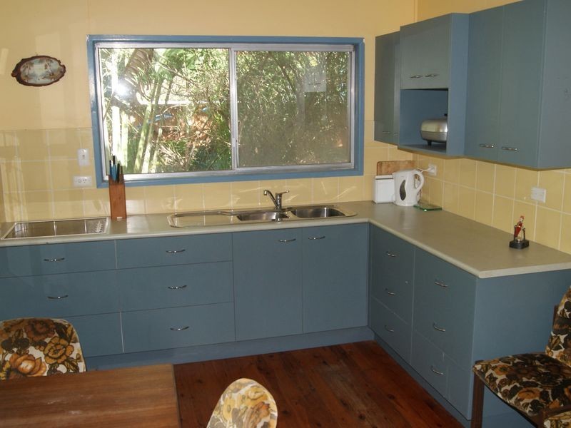 24 Victoria Parade, Coochiemudlo Island QLD 4184