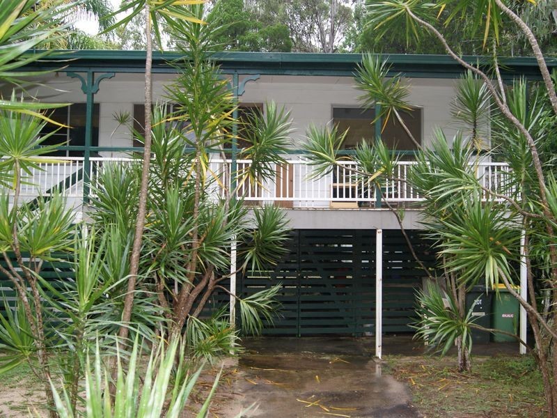 24 Victoria Parade, Coochiemudlo Island QLD 4184
