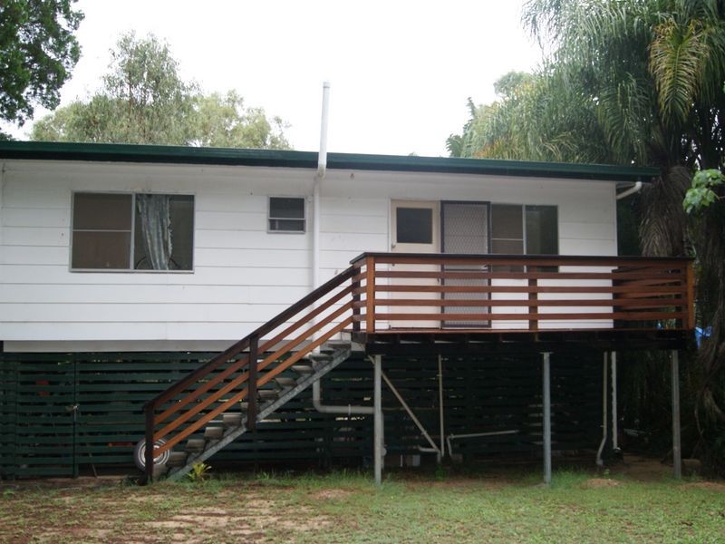24 Victoria Parade, Coochiemudlo Island QLD 4184