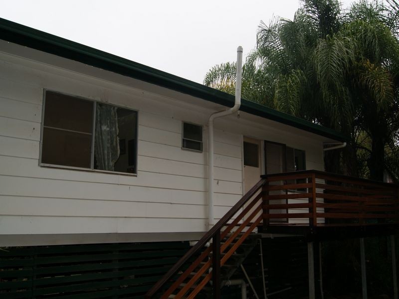 24 Victoria Parade, Coochiemudlo Island QLD 4184