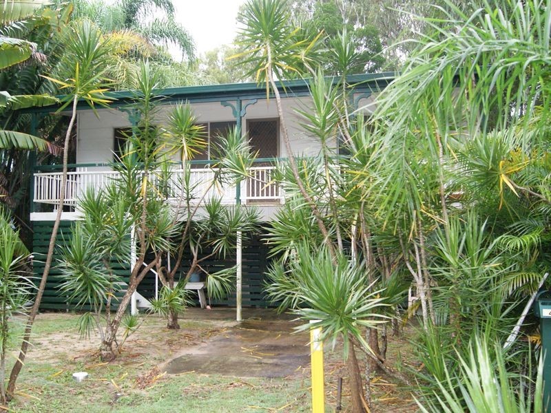 24 Victoria Parade, Coochiemudlo Island QLD 4184