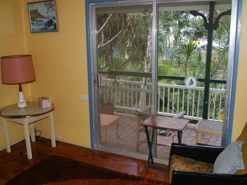 24 Victoria Parade, Coochiemudlo Island QLD 4184