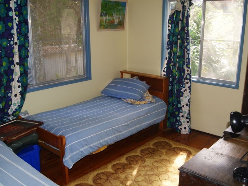 24 Victoria Parade, Coochiemudlo Island QLD 4184