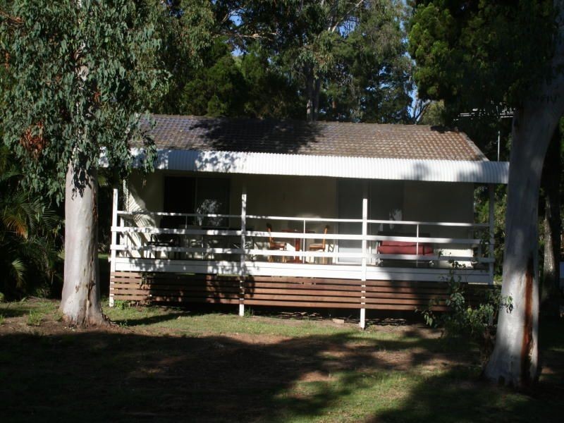 2 Pandanus Street, Coochiemudlo Island QLD 4184