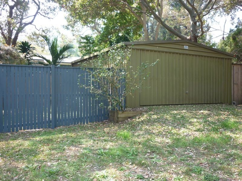 8 Merindah Street, Coochiemudlo Island QLD 4184