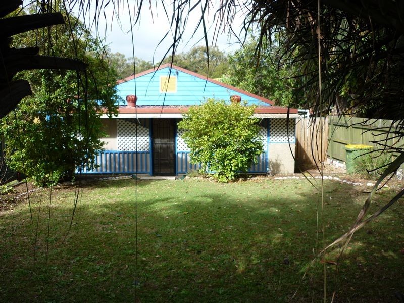 17 Orange Grove Street, Coochiemudlo Island QLD 4184