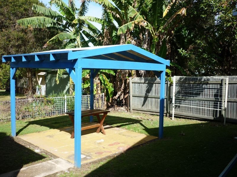 17 Orange Grove Street, Coochiemudlo Island QLD 4184