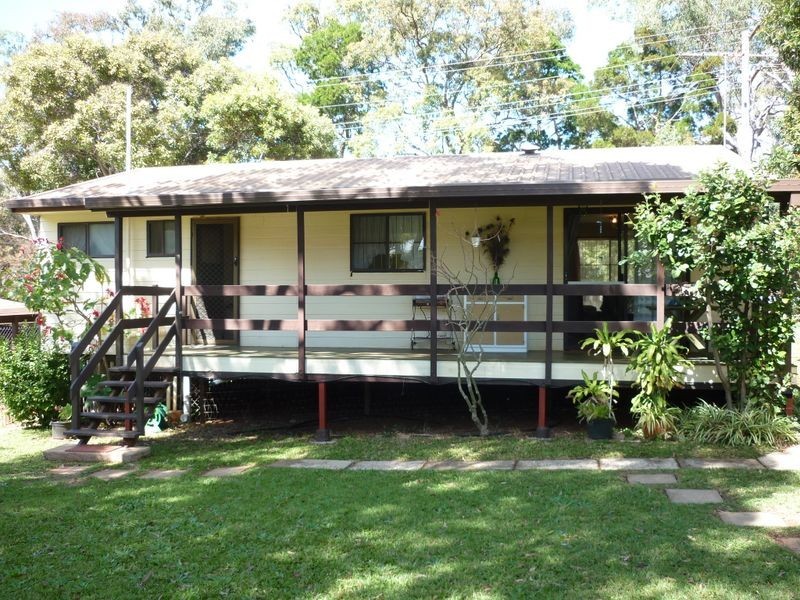 27 Perulpa Street, Coochiemudlo Island QLD 4184
