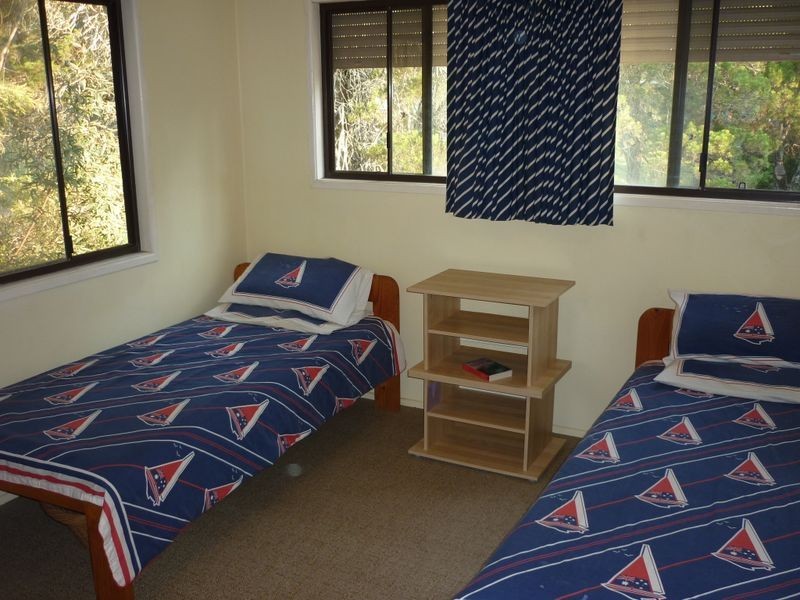 8 Ooyan Street, Coochiemudlo Island QLD 4184