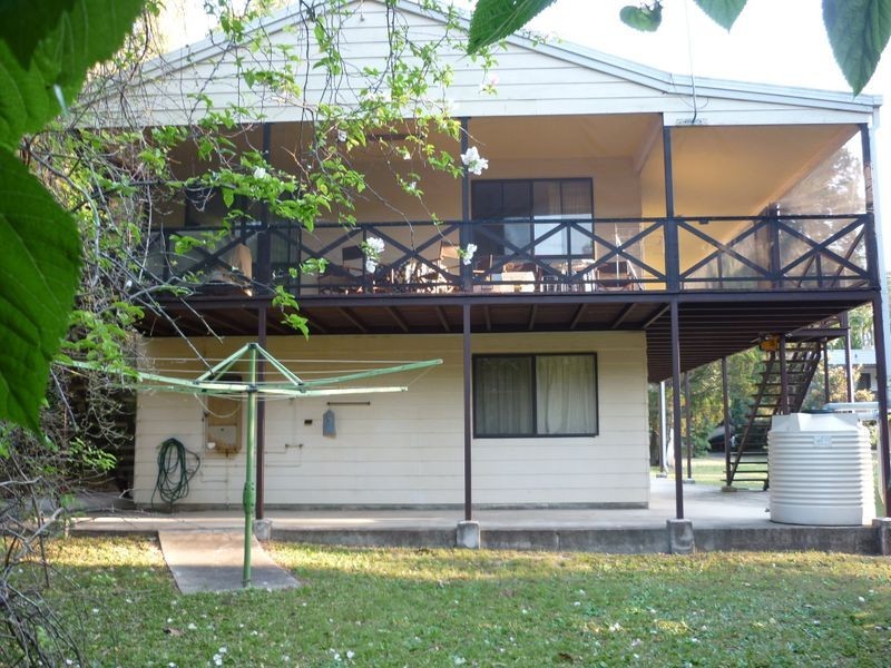 8 Ooyan Street, Coochiemudlo Island QLD 4184