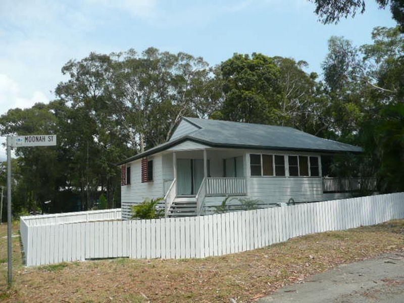 2 Moonah Street, Coochiemudlo Island QLD 4184