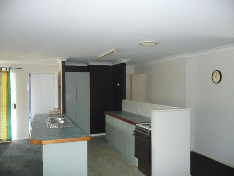 2 Moonah Street, Coochiemudlo Island QLD 4184