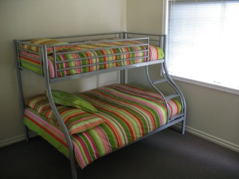 9 Phillips Street, Coochiemudlo Island QLD 4184