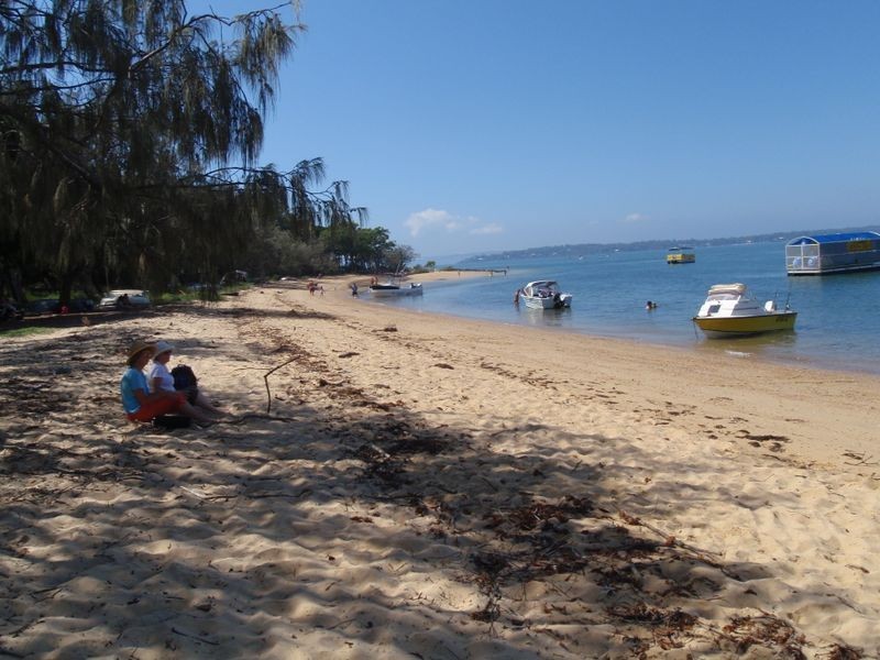 11 Carefree Street, Coochiemudlo Island QLD 4184