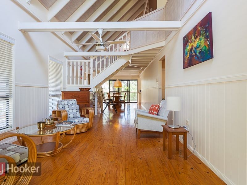 206 Victoria Parade, Coochiemudlo Island QLD 4184