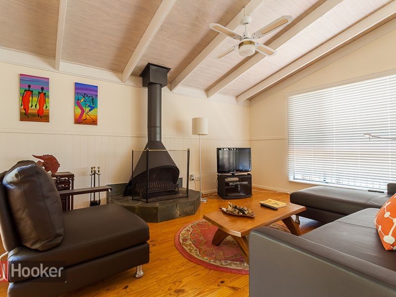 206 Victoria Parade, Coochiemudlo Island QLD 4184