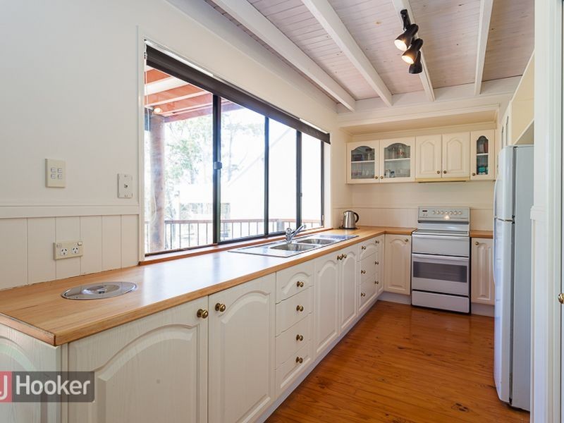 206 Victoria Parade, Coochiemudlo Island QLD 4184