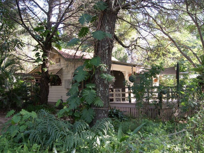 92 Elizabeth Street, Coochiemudlo Island QLD 4184