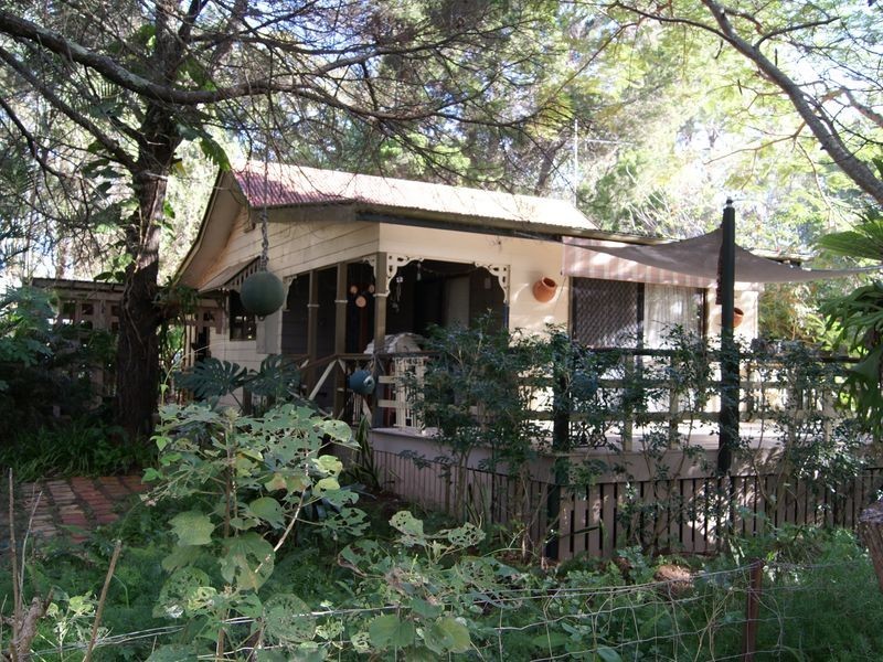 92 Elizabeth Street, Coochiemudlo Island QLD 4184