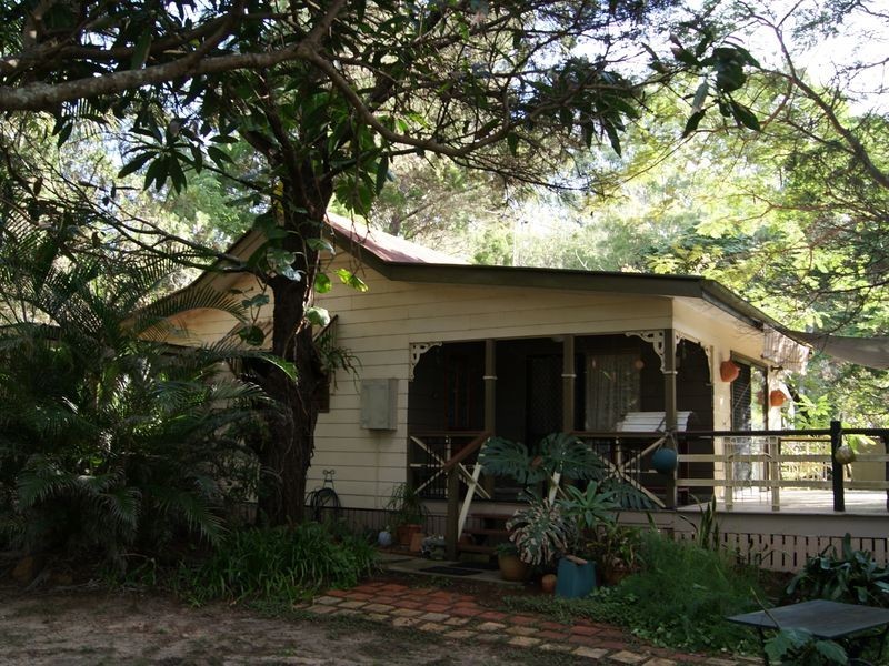 92 Elizabeth Street, Coochiemudlo Island QLD 4184