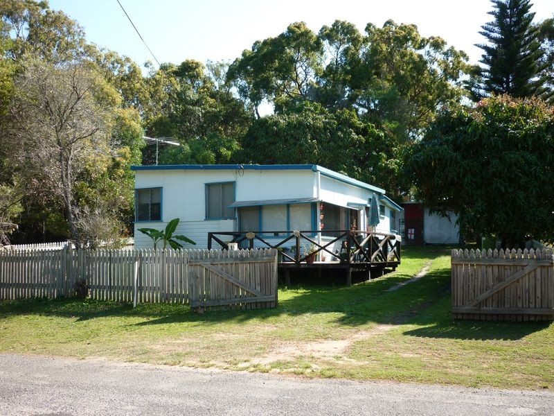 15 PULLEN, Coochiemudlo Island QLD 4184