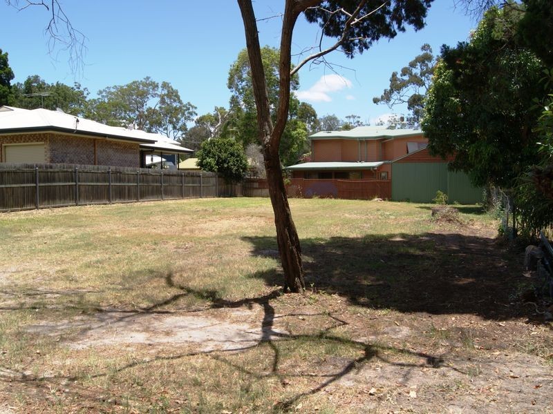 5 Cypress, Coochiemudlo Island QLD 4184
