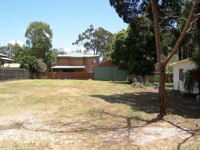 5 Cypress, Coochiemudlo Island QLD 4184