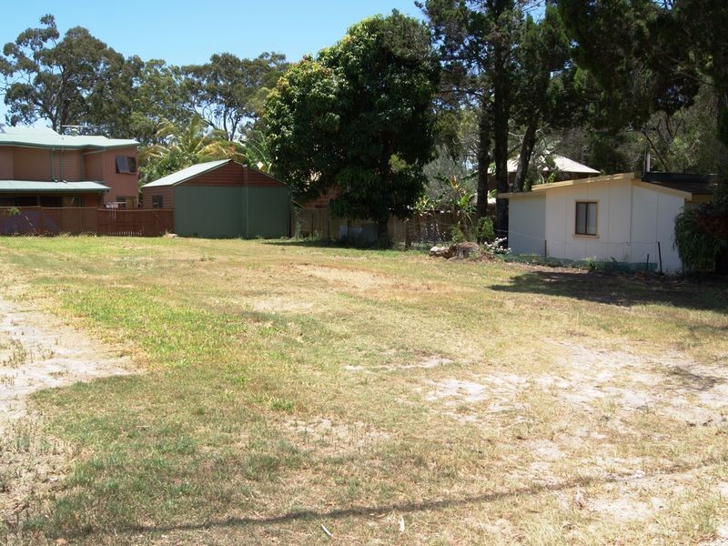 5 Cypress, Coochiemudlo Island QLD 4184