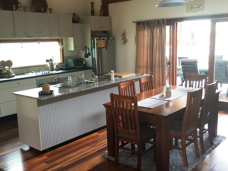 31 Shirley, Coochiemudlo Island QLD 4184