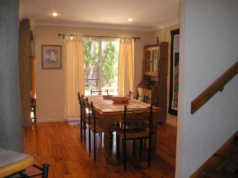 9 Innes Street, Coochiemudlo Island QLD 4184