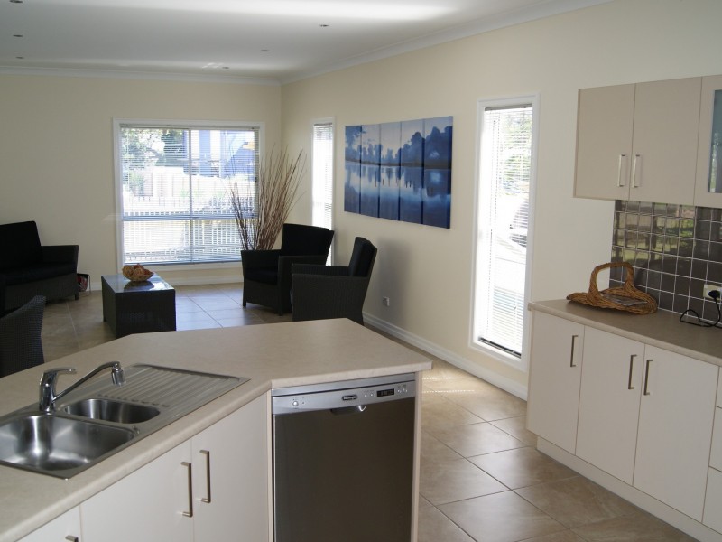 9 Phillips Street, Coochiemudlo Island QLD 4184