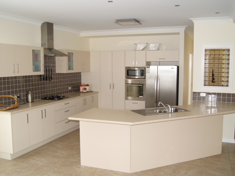 9 Phillips Street, Coochiemudlo Island QLD 4184