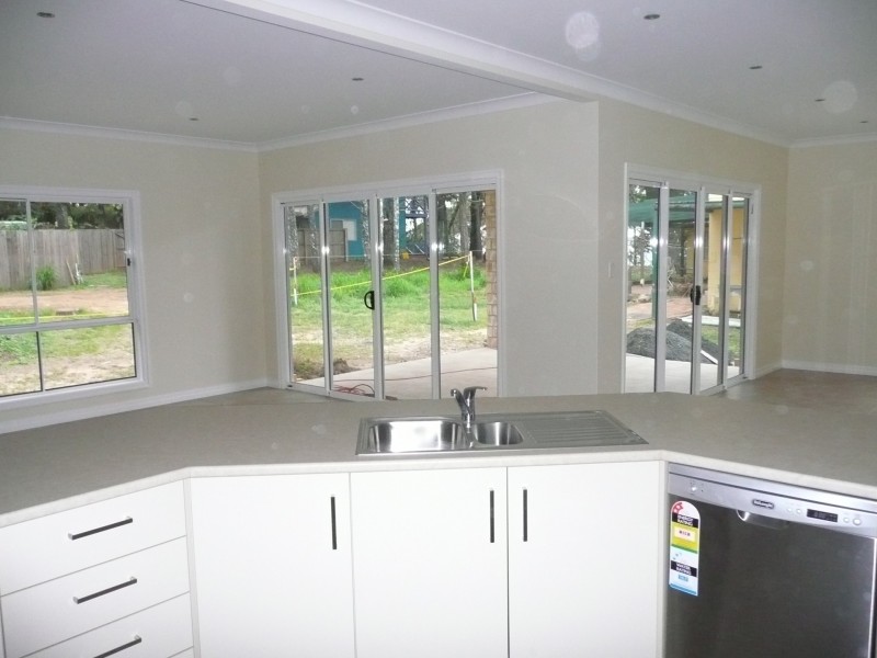 9 Phillips Street, Coochiemudlo Island QLD 4184