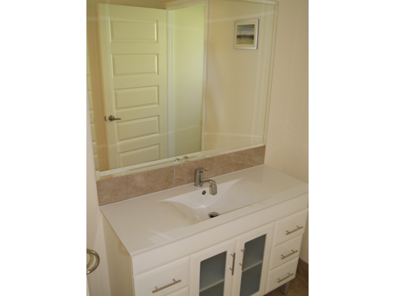 9 Phillips Street, Coochiemudlo Island QLD 4184