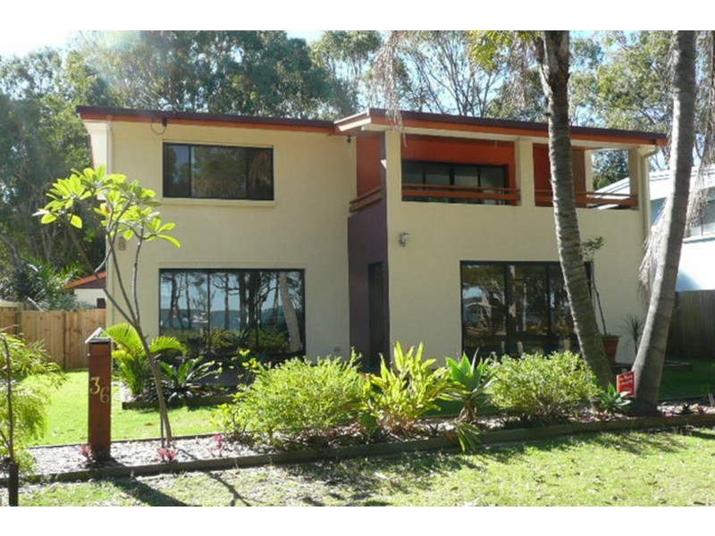 36 Victoria Parade, Coochiemudlo Island QLD 4184