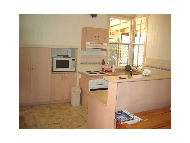 17 Kingfisher Street, Coochiemudlo Island QLD 4184
