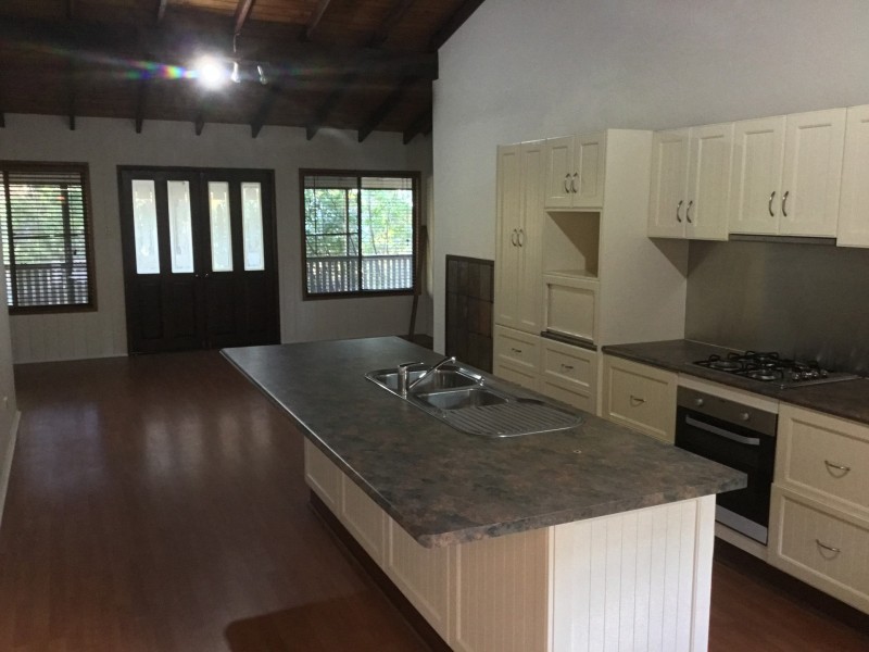 13 EROBIN STREET, Coochiemudlo Island QLD 4184