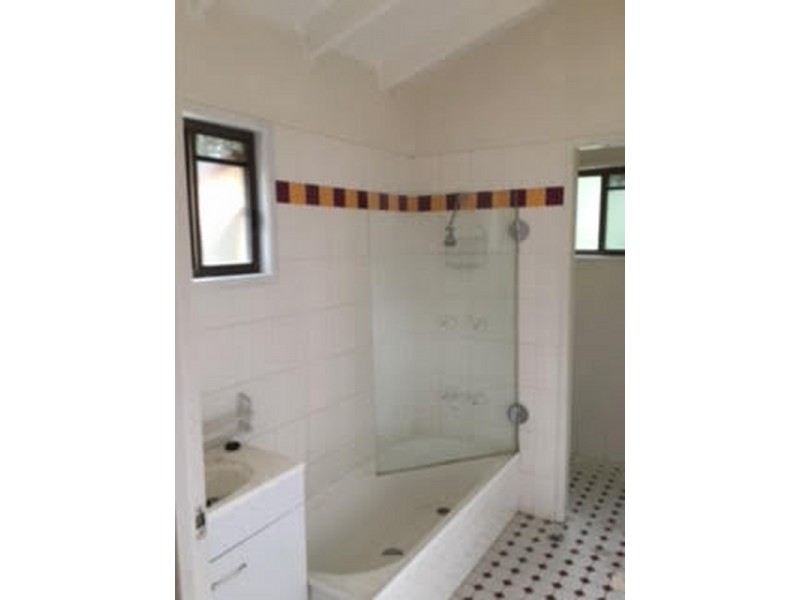 13 EROBIN STREET, Coochiemudlo Island QLD 4184