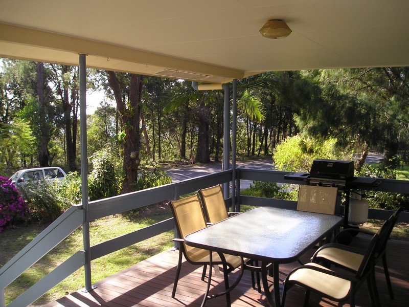 1 Oakes Street, Coochiemudlo Island QLD 4184