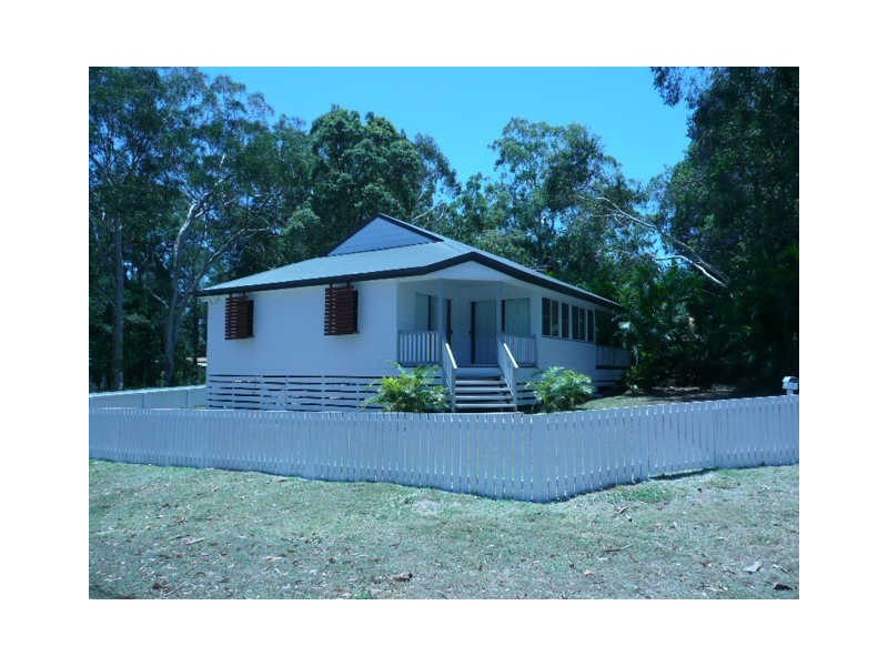 2 Moonah Street, Coochiemudlo Island QLD 4184